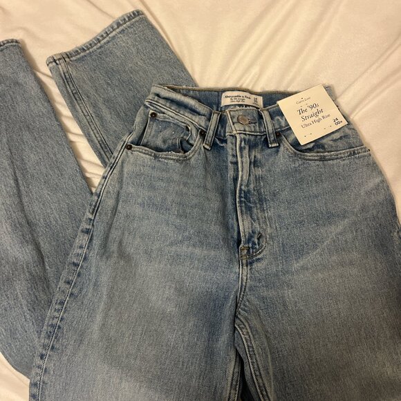 Abercrombie & Fitch  Jean High-waisted - Picture 3 of 4